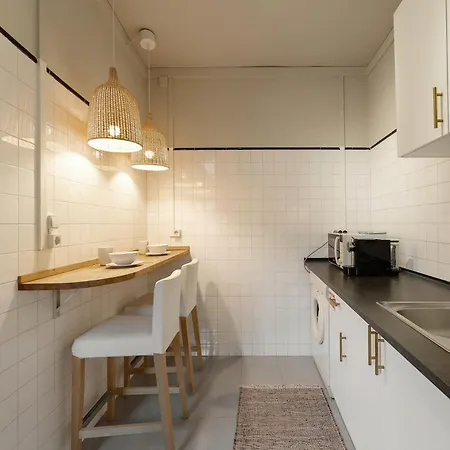 The Traditional Arts Memoir, Downtown Flat With Balcony And Comfort