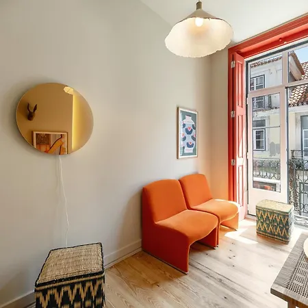 The Traditional Arts Memoir, Downtown Flat With Balcony And Comfort Apartment *