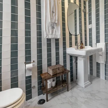 The Traditional Arts Memoir - Balcony At Downtown, 4th-floor No Lift 아파트 리스본