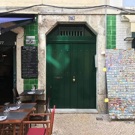 The Traditional Arts Memoir - Balcony At Downtown, 4th-floor No Lift Apartman