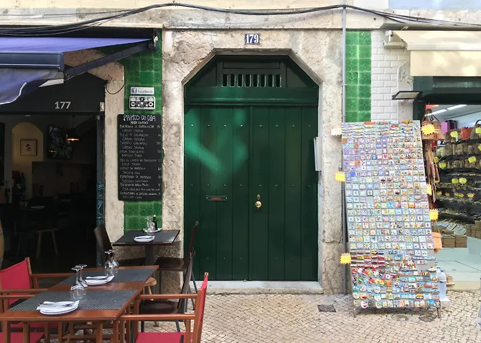 The Traditional Arts Memoir - Balcony At Downtown, 4th-floor No Lift شقة