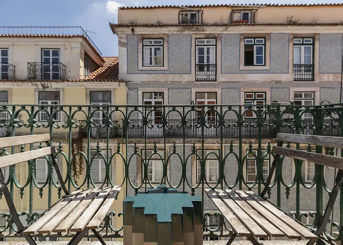 The Traditional Arts Memoir - Balcony At Downtown, 4th-floor No Lift شقة